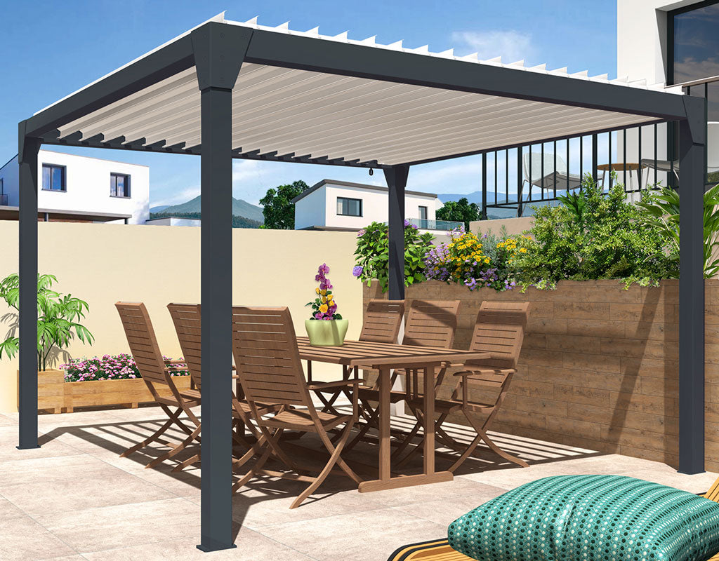 pergola autoportée lames orientables manuelles ou électriques terrasse ensoleillée table et chaises bois salon jardin