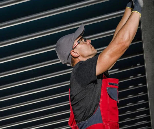 Les étapes simples et pratiques pour monter soi-même une pergola bioclimatique