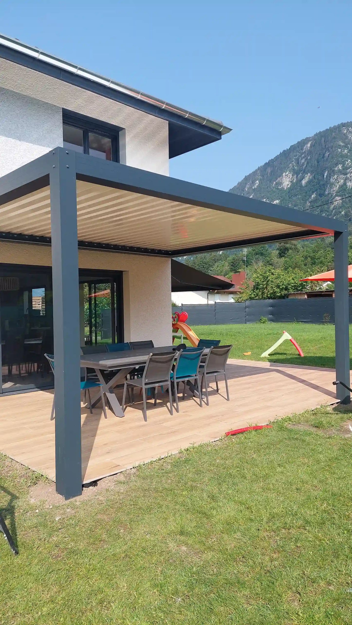 Pergola Bioclimatique Adossée Lames Perpendiculaires FLORIDA