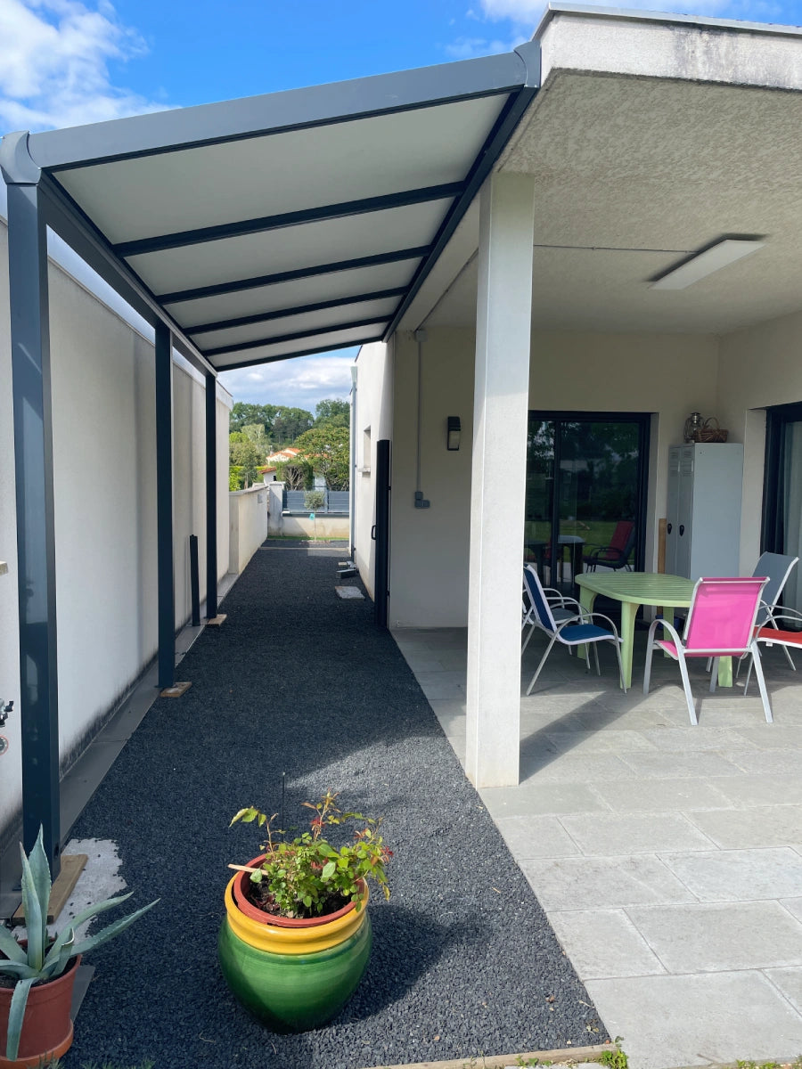 pergola toit fixe isolant sur maison moderne 