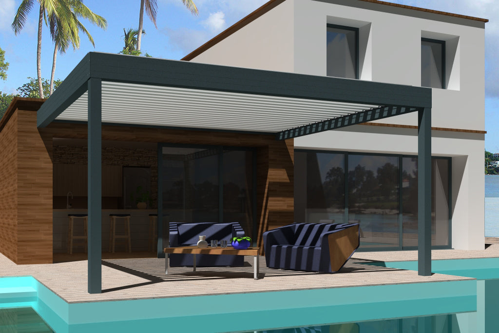 pergola bioclimatique adossée lames parallèles blanches structure grise piscine terrasse